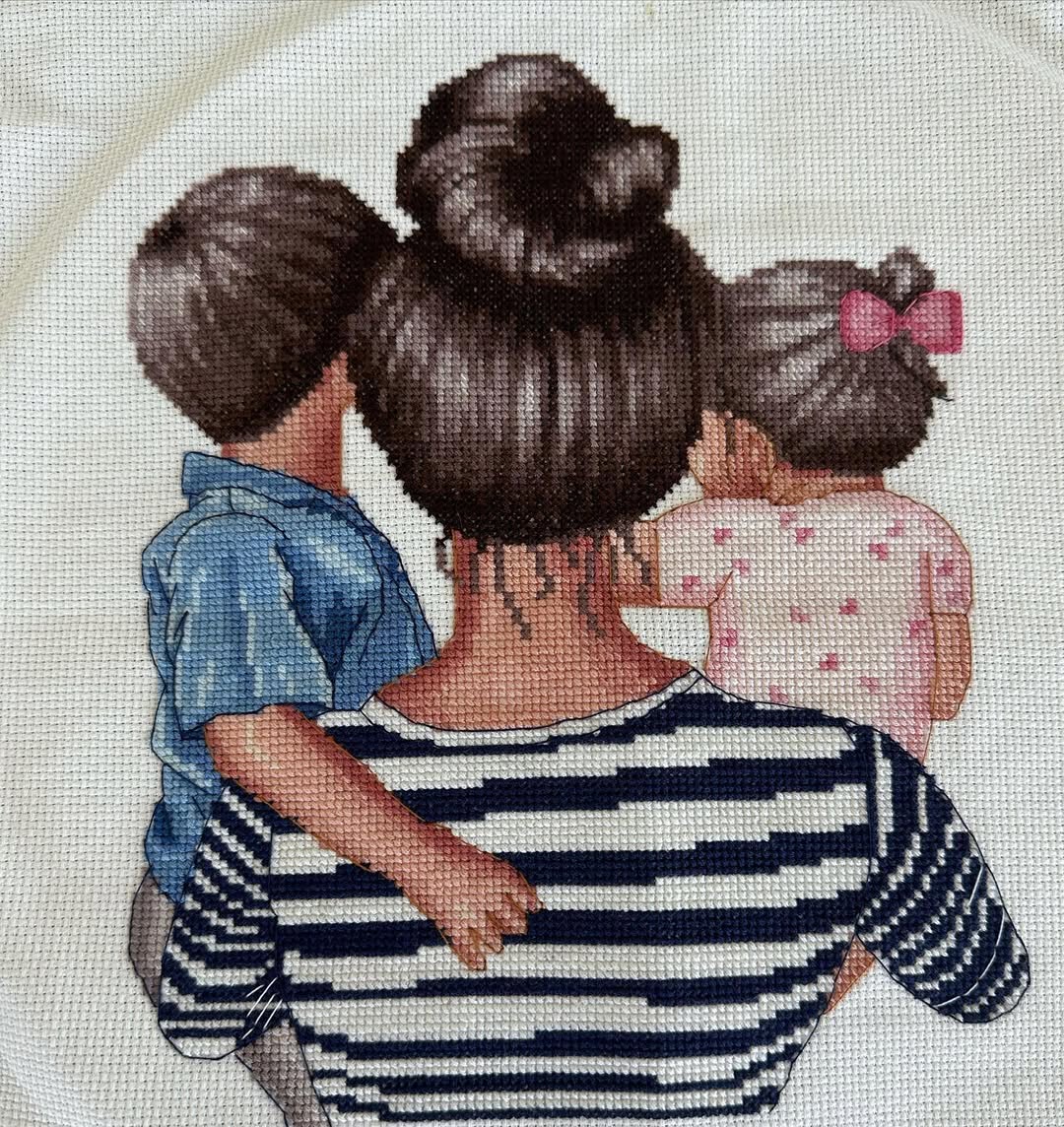 Counted Cross Stitch Pattern β Mother with Children